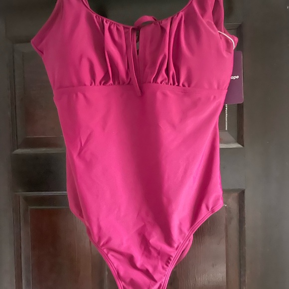 Hey shape one piece women’s bathing suit - Picture 7 of 7